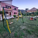 招待所 Guesthouse Ndroq *