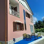 Guesthouse Ndroq Konukevi