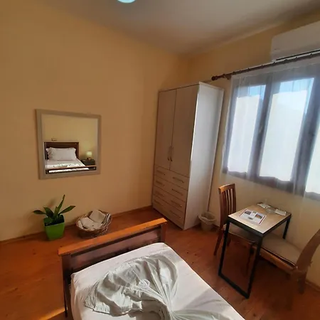 בית הארחה Villa Dedja Boutique *