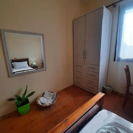 Villa Dedja Boutique בית הארחה Ndroq