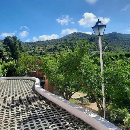 Villa Dedja Boutique בית הארחה Ndroq