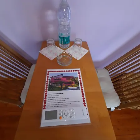 Villa Dedja Boutique בית הארחה *