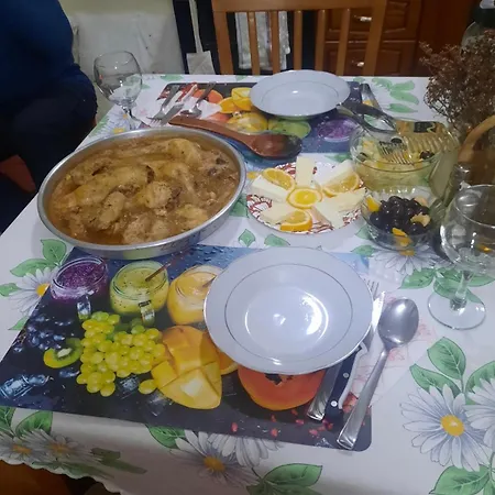 Aliu בית הארחה Ndroq