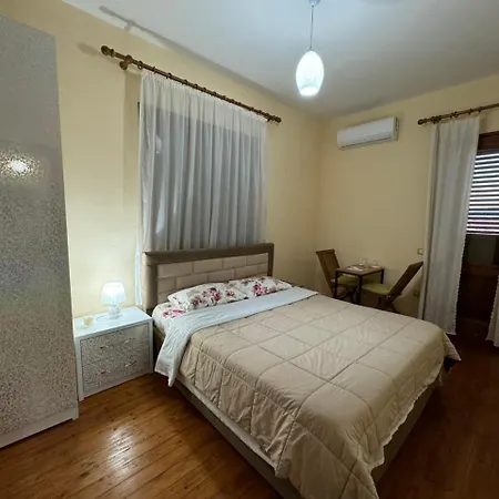 Villa Dedja Boutique בית הארחה Ndroq