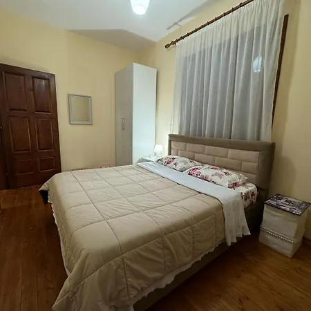 Villa Dedja Boutique בית הארחה