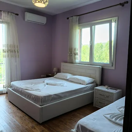 Villa Dedja Boutique בית הארחה Ndroq