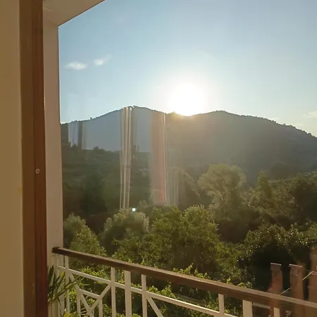 בית הארחה Villa Dedja Boutique *